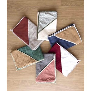 Cape de bain fleuri rose