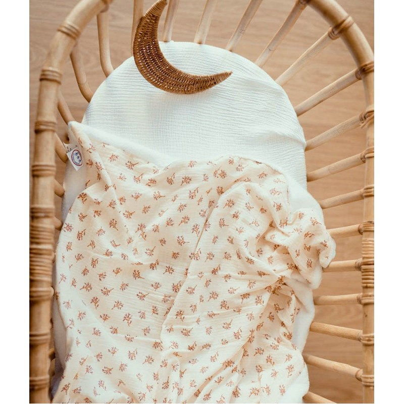 Manufacture des bébés français - Couverture écrue fleurie rose