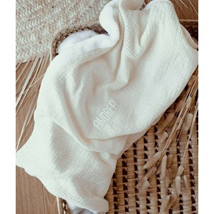 Couverture écrue fleurie rose