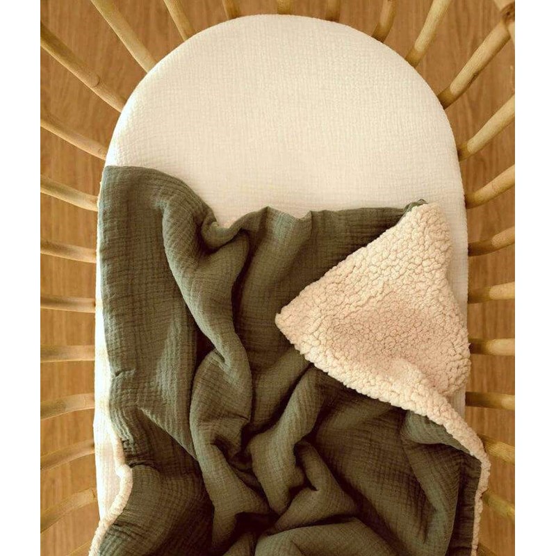 Couverture moumoute vert sauge