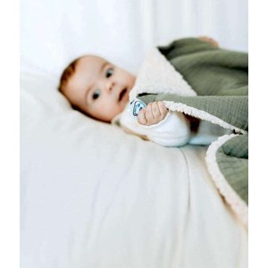 Couverture moumoute vert sauge