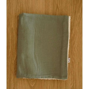 Couverture moumoute vert sauge