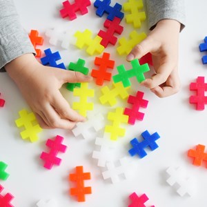 Boîte 100 pcs néon plus plus big