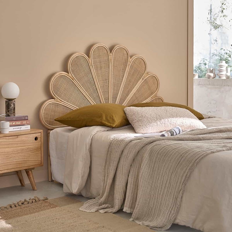 Tête de lit bohème en rotin et cannage