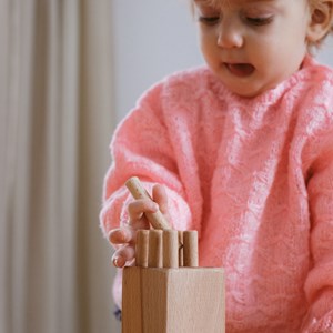 Tourillon, développe la motricité fine