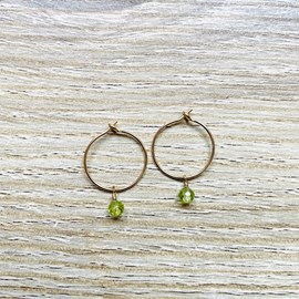 Créoles août péridot plaqué or