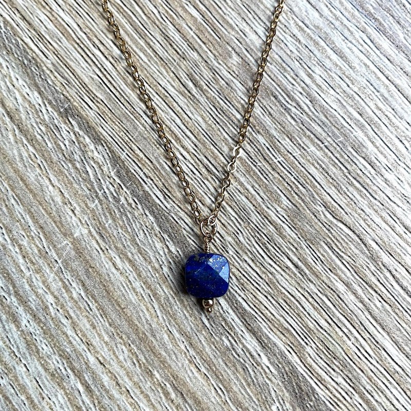 Collier lapis lazuli plaqué or carrie