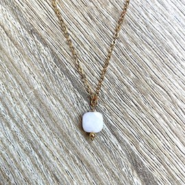 Collier opale rose plaqué or carrie