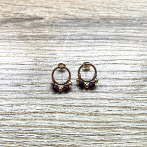 Puces d'oreilles grenat maya