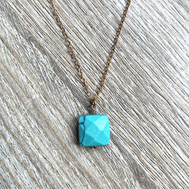 Collier howlite turquoise plaqué or mia
