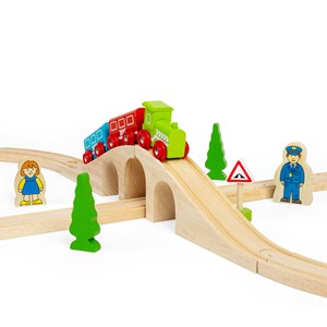 Figurine en bois de huit trains