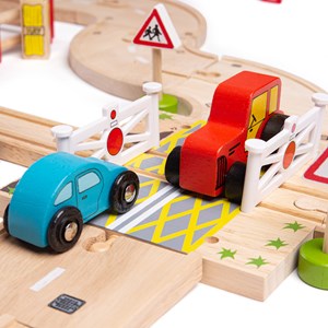 Ensemble route et rail en bois