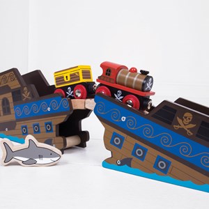 Moteur et wagons de train pirate