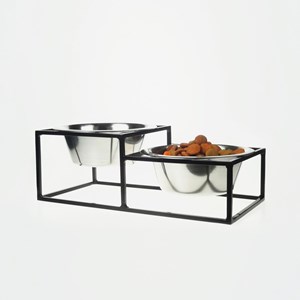 Kum, gamelle surélevéee en métal noir s