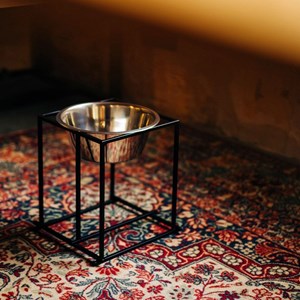 Arum, gamelle surélevée en métal noir m