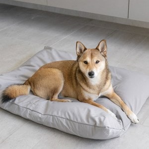 Maatin, lit pour chien réversible gris l