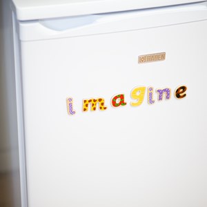 Lettres minuscules magnétiques en bois