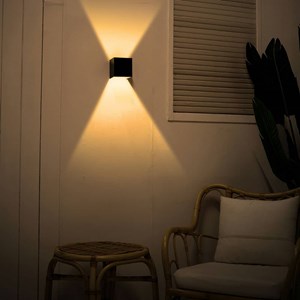 Applique murale led cube noir