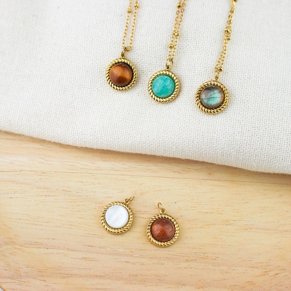Collier En Bois Avec Pendentif Nacré - Bijou Occasion En Bon état
