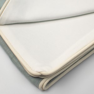 Couverture légère lin lavé vert de gris