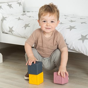 Cubes empilables sensoriels en silicone