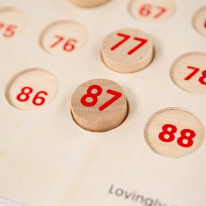 Jeu de bingo traditionnel en bois