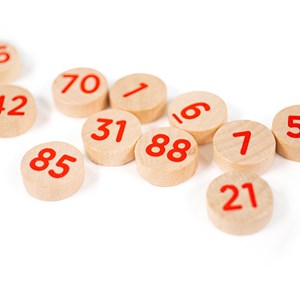 Jeu de bingo traditionnel en bois