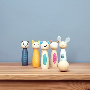 Jeu de quilles avec des animaux des bois