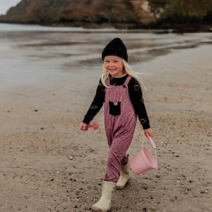 Seau de plage en silicone rose clair