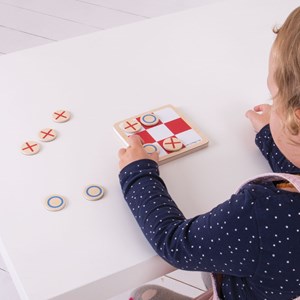 Morpions et croix en bois