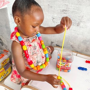 Caisse en bois de perles de laçage