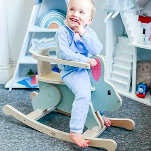 Lapin à bascule en bois