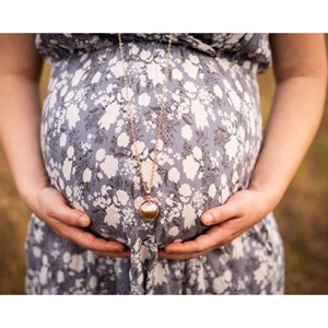 Bola grossesse collier feuille d'or rose
