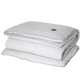 Couette et oreiller prêt à dormir gris