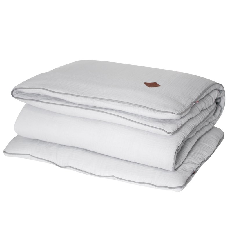 Couette et oreiller prêt à dormir gris