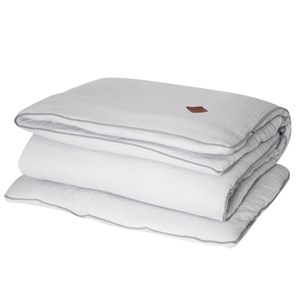 Couette et oreiller prêt à dormir gris