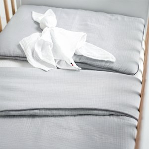 Couette et oreiller prêt à dormir gris