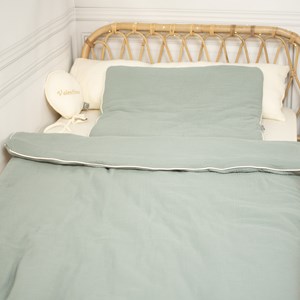 Couette et oreiller prêt à dormir vert