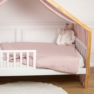 Couette et oreiller prêt à dormir rose