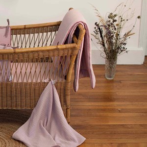 Couette et oreiller prêt à dormir rose