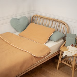 Couette et oreiller prêt à dormir camel