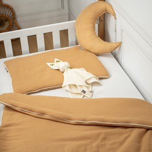 Couette et oreiller prêt à dormir camel