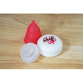 Coupe menstruelle avec boite