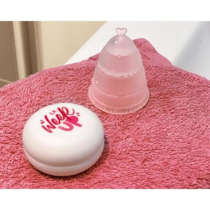 Cup menstruelle transparente avec boite