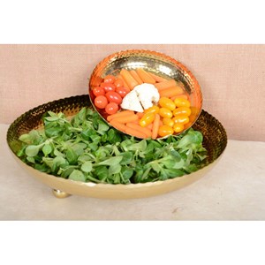 Plateau doré martelé sur pieds ronds 23cm