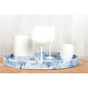 Plateau rond en résine bleu nuage