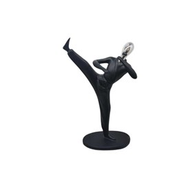 Statuette figure karaté initial
