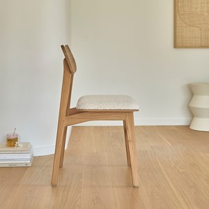 Chaise en teck massif assise bouclette