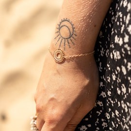Bracelet fin plaqué or soleil tendance