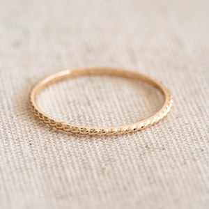 Bague très fine tendance plaqué or